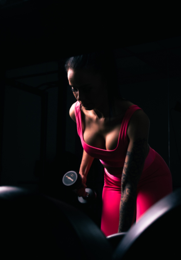lifestylová portrétní fotografie fitness ženy